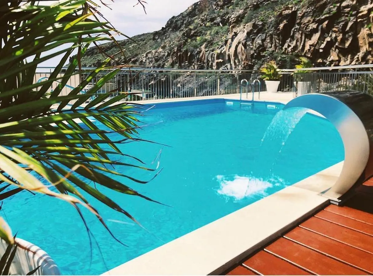 Apartamentos Tapahuga Playa de Santiago