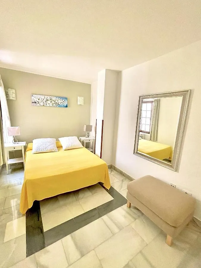 Apartamentos Tapahuga Playa de Santiago