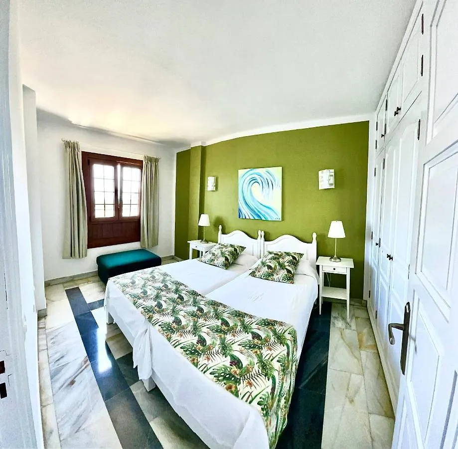 Apartamentos Tapahuga Playa de Santiago